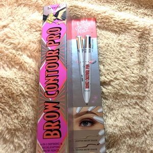 Benefit cosmetics. Brow contour Pro.